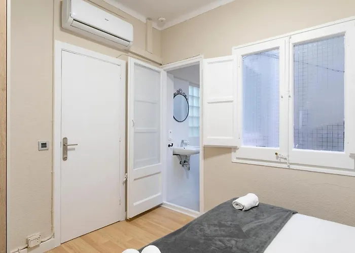 Ab Eixample Viladomat * Барселона